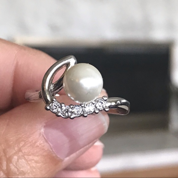 Pearl & Cubic Zirconia Ring